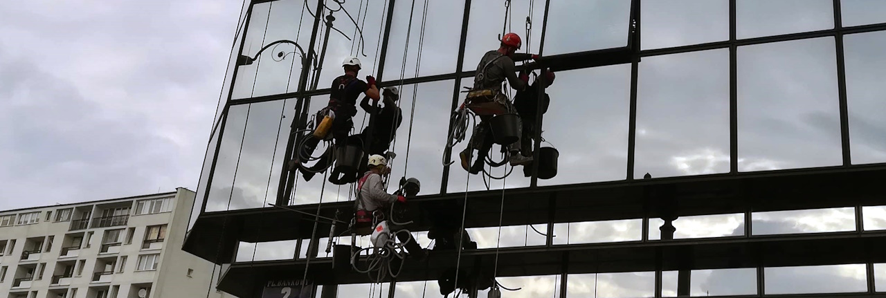 Rope Access and Industrial Caulking for High-Rise Buildings