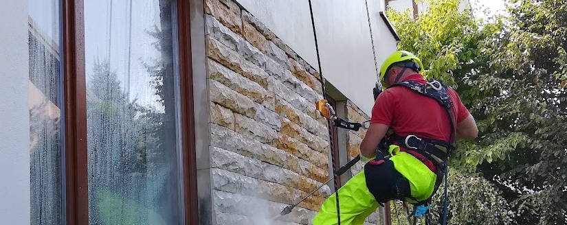 High-Rise Pressure Washing Cleaning: Elevate Your Building’s Appearance